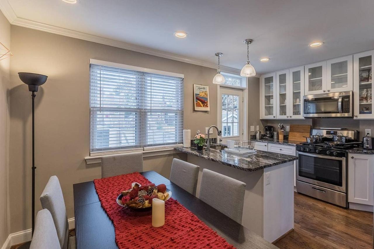 Beautiful 3Br 2Ba House With Cozy Backyard By Cozysuites Alexandria Exteriör bild