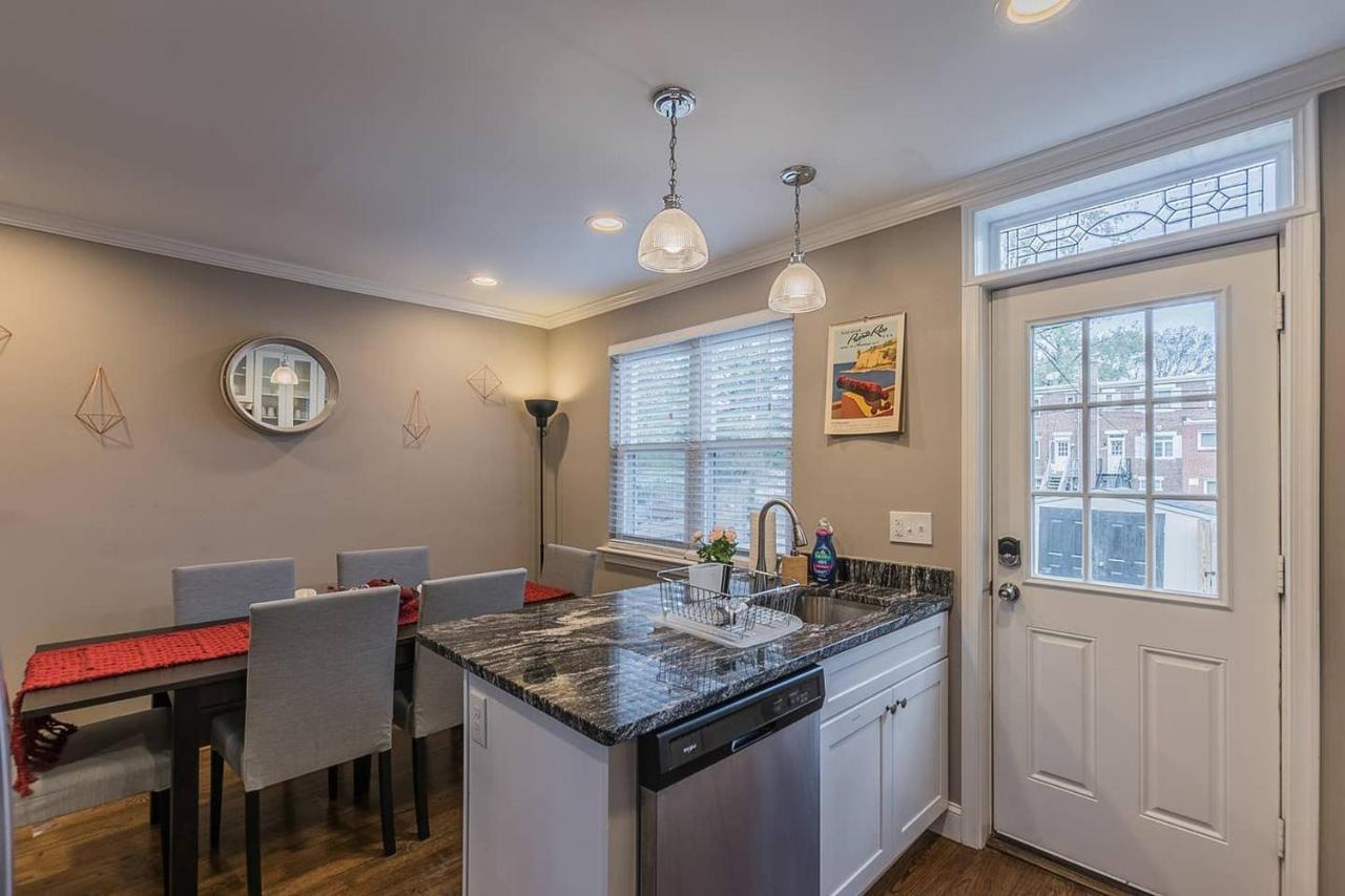 Beautiful 3Br 2Ba House With Cozy Backyard By Cozysuites Alexandria Exteriör bild