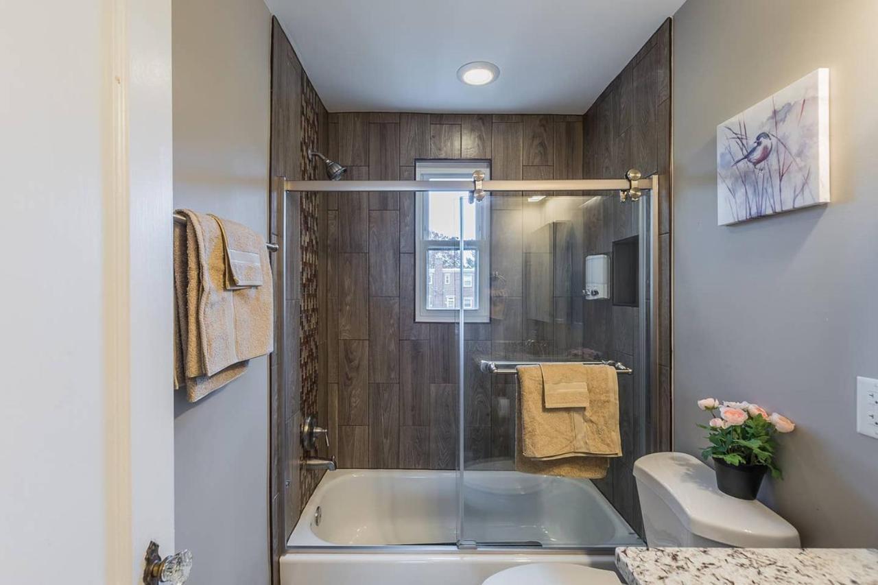 Beautiful 3Br 2Ba House With Cozy Backyard By Cozysuites Alexandria Exteriör bild